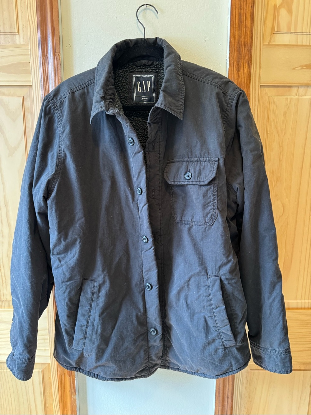 GAP Men's Black Sherpa-Lined Shirt Jacket